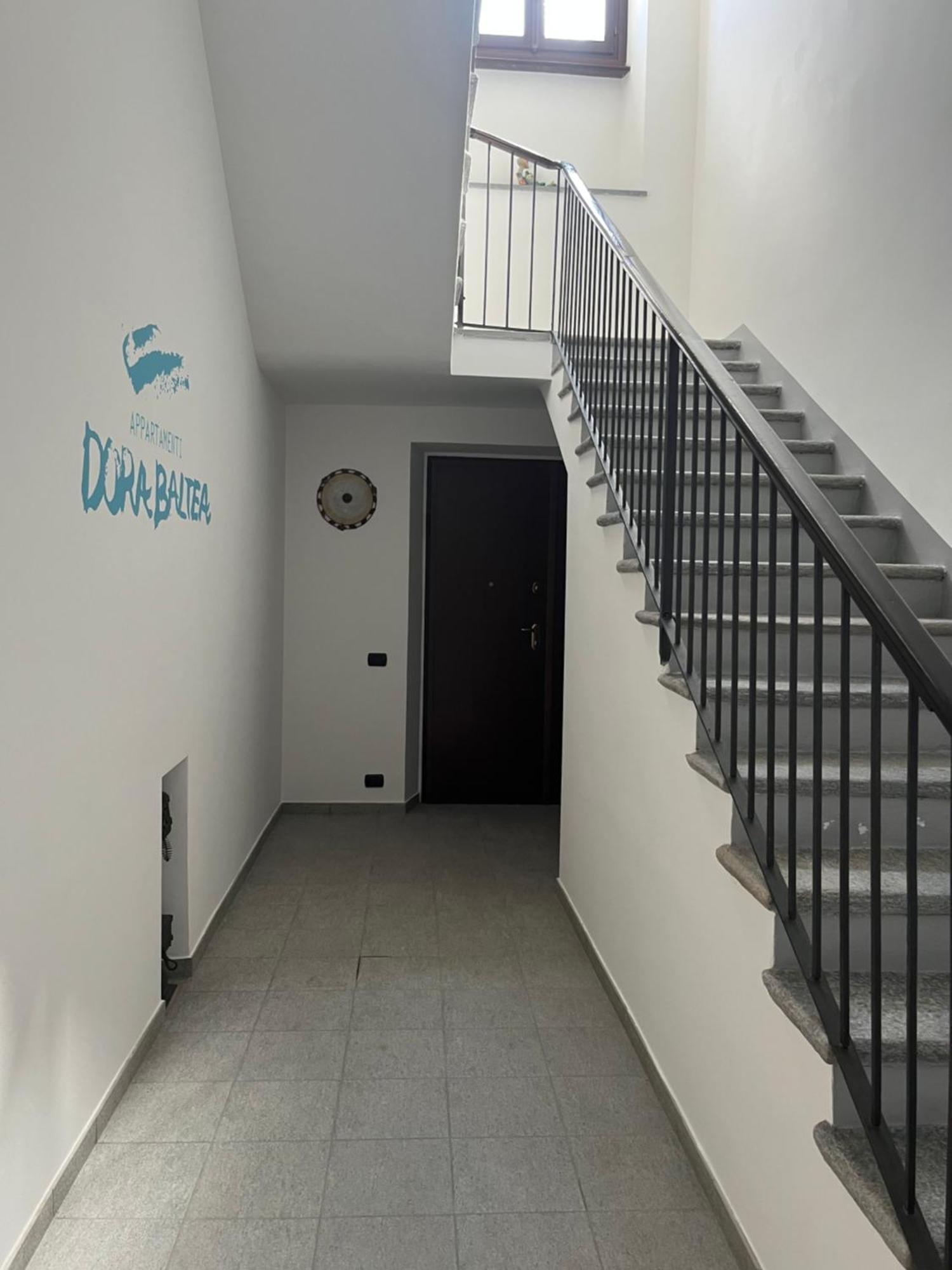 Appartamenti Dora Baltea Ивреа Екстериор снимка